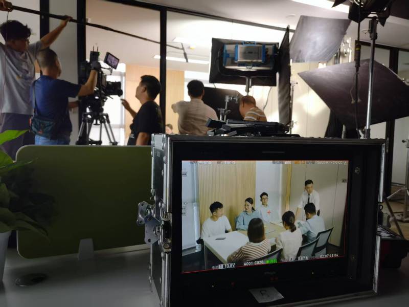 繁昌县TVC拍摄公司：科技产品视觉化大师，诠释未来感与功能美学